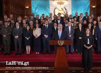 El presidente, Bernardo Arévalo, en cadena nacional, señala a Consuelo Porras y Fredy Orellana de intentar dar un golpe de Estado. Foto: Gobierno de Guatemala