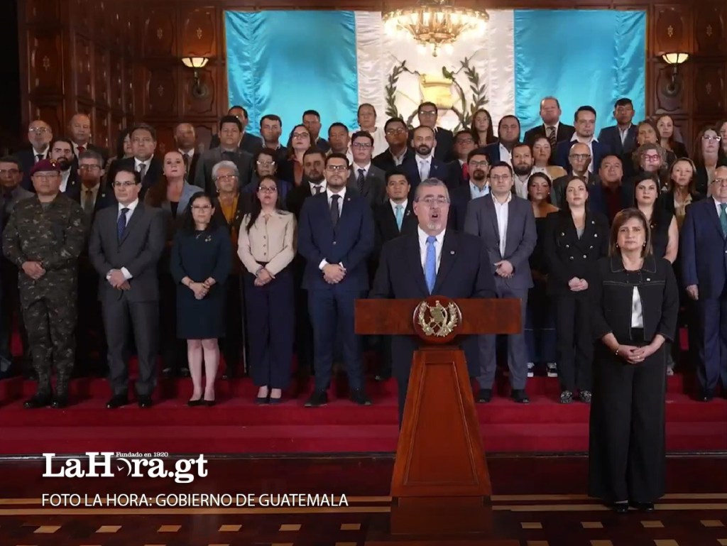 El presidente, Bernardo Arévalo, en cadena nacional, señala a Consuelo Porras y Fredy Orellana de intentar dar un golpe de Estado. Foto: Gobierno de Guatemala