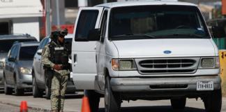 México y Estados Unidos lanzaron una nueva iniciativa conjunta para frenar el tráfico de armas hacia territorio mexicano, en un intento por atacar una de las principales fuentes de violencia en el país: el ingreso ilegal de armamento desde el norte hacia el sur, algo que pudo constatar EFE este lunes en la fronteriza Ciudad Juárez. Foto: La Hora: EFE/Luis Torres