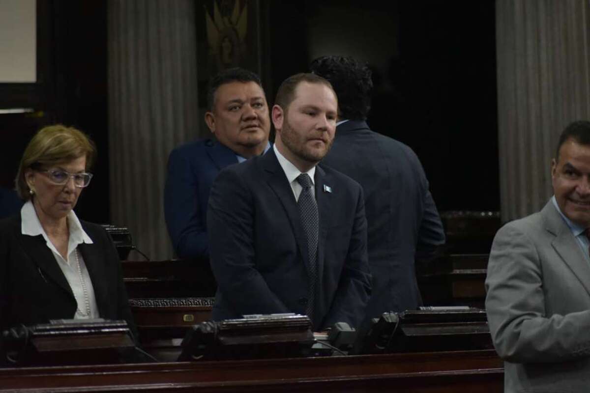 Congreso detenido: oposición presiona por Junta Directiva, aumento salarial en el MP y a diputados