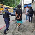 PNC reporta la captura de dos presuntos asaltantes en Escuintla.