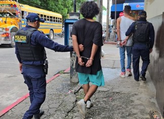 Dos presuntos asaltantes son detenidos en Escuintla PNC reporta la captura de dos presuntos asaltantes en Escuintla.