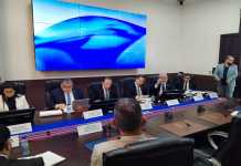 El presidente del Banguat, Álvaro González Ricci, se pronuncia por la mejora del país en materia financiera y económica. Foto: La Hora
