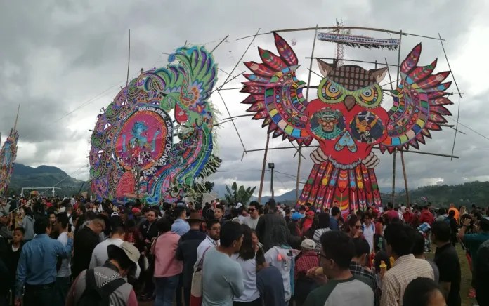barrilete sumpango Grupos de barrileteros de Sumpango afinan los últimos detalles para celebrar el Festival del Barrilete este 1 de noviembre. Foto La Hora/Archivo