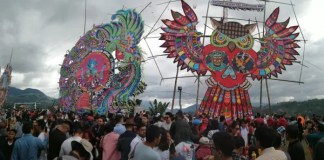 Grupos de barrileteros de Sumpango afinan los últimos detalles para celebrar el Festival del Barrilete este 1 de noviembre. Foto La Hora/Archivo