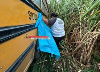 Bomberos Voluntarios atendieron un accidente de tránsito en el kilómetro 108 de la ruta a Cerro Colorado donde quedó una persona fallecida y otra herida. Foto: Bomberos Voluntarios Santa Lucía Cotzumalguapa