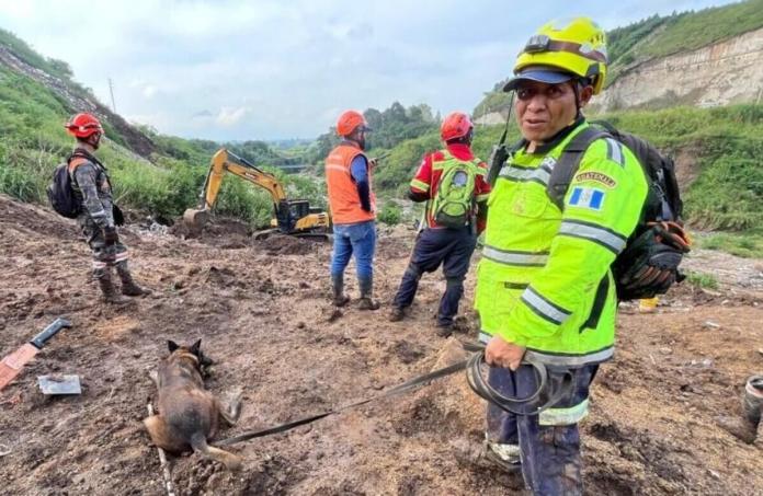 Los cuerpos de socorro buscan a dos personas desaparecidas en desastres naturales en San Marcos y Guatemala. Foto La Hora: Asombond