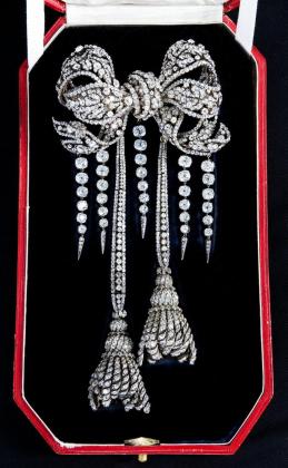 PARÍS (FRANCIA), 20/10/2025.- Imagen facilitada del broche de la emperatriz Eugenia robado del Museo del Louvre, en París. EFE/ Département Des Objets D'art Du Musée Du Louvre SOLO USO EDITORIAL/SOLO DISPONIBLE PARA ILUSTRAR LA NOTICIA QUE ACOMPAÑA (CRÉDITO OBLIGATORIO)