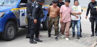 Cinco presuntos asaltantes, supuestos integrantes del Barrio 18, fueron capturados. Foto La Hora: PNC.