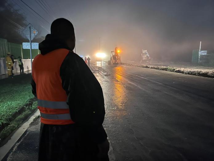 Derrumbe en el kilómetro 24 de la Carretera a El Salvador. Foto La Hora: Daniel Ramírez.