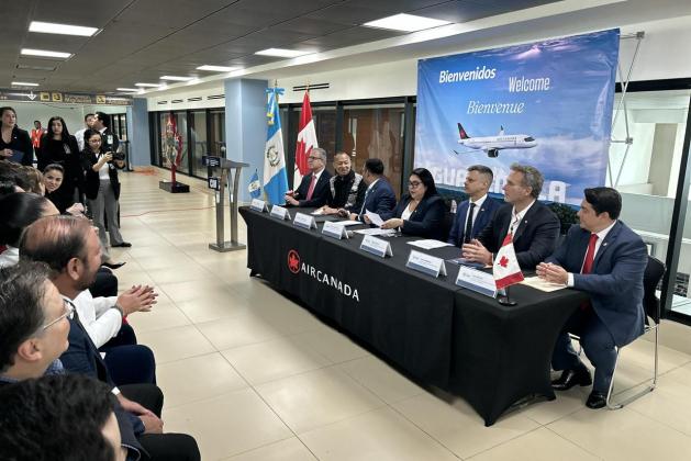 Vuelo directo de Air Canadá. Foto La Hora: José Orozco.