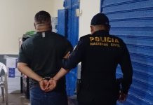 El ex subdirector de Fraijanes II sigue detenido sin ser escuchado en primera declaración que debe desarrollar el Juzgado Tercero Penal. Foto La Hora: PNC