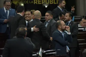 Se desata polémica por veto presidencial a Ley de Codedes que expeditaba gasto sin control