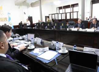 La comisión legislativa de Finanzas dictamina favorablemente el proyecto de presupuesto para 2026. Foto: Congreso de la República