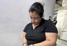 Ligan a proceso a conductora que fue captada en el momento en el que agredió a agente de la PMT en la zona 9. Foto La Hora: Daniel Ramírez