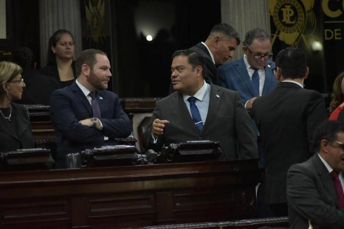 Los diputados Álvaro Arzú Escobar y Allan Rodríguez cuestionaron la vigencia del veto al Decreto 7-2025. Foto: La Hora / José Orozco