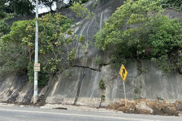 Derrumbe Km 24 y 25 ruta a El Salvador