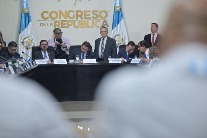 Los jefes de bloque contemplan que los diputados avancen con la aprobación de ciertas iniciativas de ley. Foto: La Hora / Fabricio Alonzo