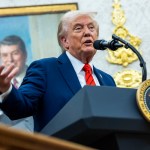 Presidente Donald Trump durante conferencia de prensa en la Oficina Oval de la Casa Blanca. Foto La Hora: EFE