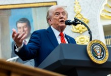 Trump “se mantiene con una salud excepcional” según examen medico brindado a CBS Presidente Donald Trump durante conferencia de prensa en la Oficina Oval de la Casa Blanca. Foto La Hora: EFE