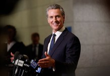 Gobernador de California, crítico de Trump, evalúa postularse como candidato a presidente en 2028