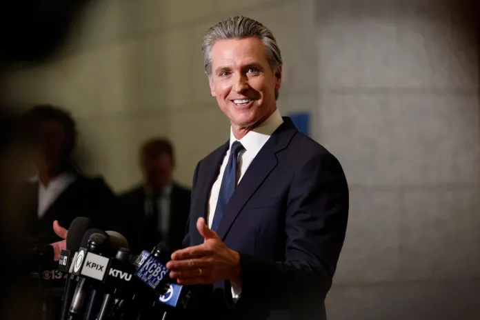 Newsom considerará candidatura a la Casa Blanca tras elecciones legislativas de 2026