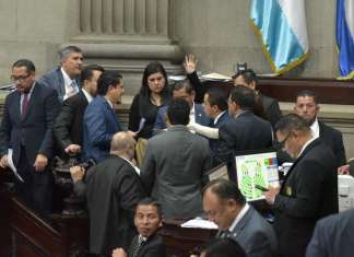 Los diputados discuten por enmiendas a la iniciativa de ley contra las maras, cuya aprobación se pausó el 14 de octubre. Foto: La Hora / José Orozco