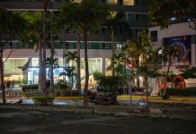 Al menos un fallecido y dos heridos tras la explosión de un vehículo en Ecuador Reportan un fallecido tras la explosión de un vehículo en Guayaquil, Ecuador.