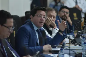 Arzú Escobar y aliados de comisión de Finanzas buscan control del Congreso y Ejecutivo, señalan diputados