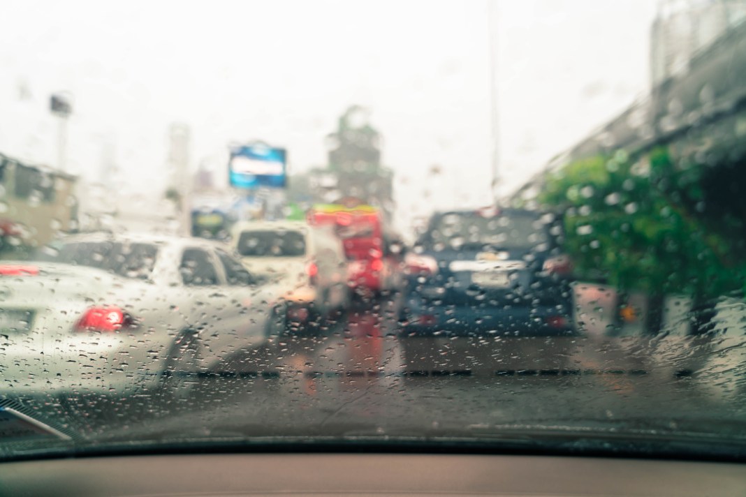 Con el Fenómeno de la Niña se pronostica un 60% de probabilidad que las lluvias persistan hasta diciembre, indicó Coordinadora Nacional para la Reducción de Desastres (Conred). Foto: Freepik.