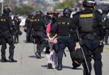 Agente federal es herido por fuego amigo en medio de operativo migratorio en Los Ángeles Foto: La Hora/ EFE