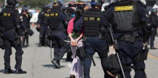 Agente federal es herido por fuego amigo en medio de operativo migratorio en Los Ángeles Foto: La Hora/ EFE