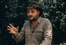 El ecologista Sergio Izquierda señaló a los diputados del Congreso por aprobar una ley que pone en riesgo a los ríos y selvas. Foto La Hora: Sergio Izquierdo