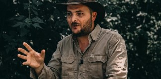 El ecologista Sergio Izquierda señaló a los diputados del Congreso por aprobar una ley que pone en riesgo a los ríos y selvas. Foto La Hora: Sergio Izquierdo