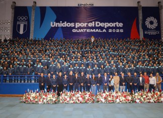 Atletas participan en juramentación para los XII juegos centroamericanos 2025. Foto: Carlos Vicente