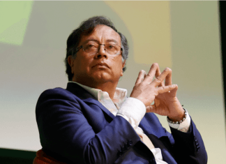 El Departamento de Justicia de Estados Unidos investiga al presidente de Colombia, Gustavo Petro, por presuntas relaciones con narcotraficantes, de acuerdo al NYT.