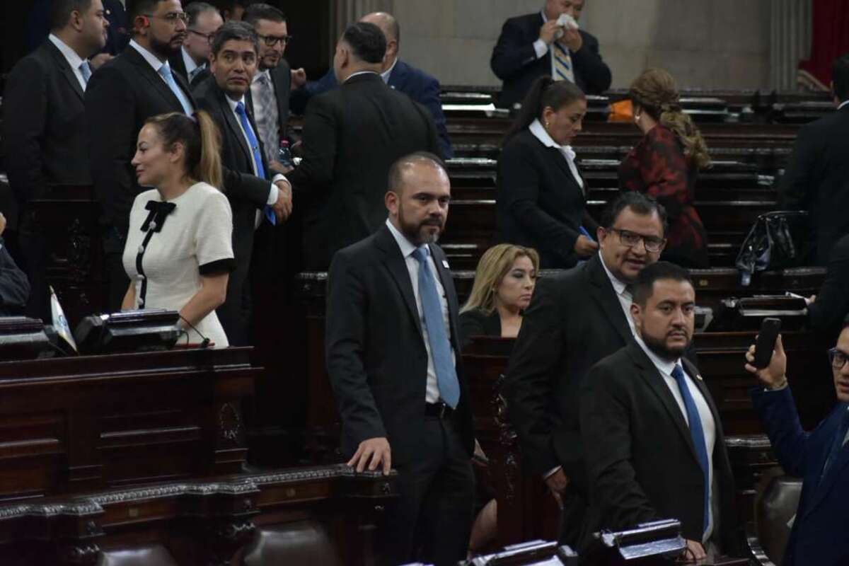 Plenaria se frustra por intención de Cabal y Vamos de elegir a primer secretario