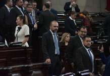 El diputado de Valor, Elmer Palencia, se molesta porque no se lograron sus objetivos. Foto: La Hora / José Orozco