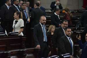 Plenaria se frustra por intención de Cabal y Vamos de elegir a primer secretario