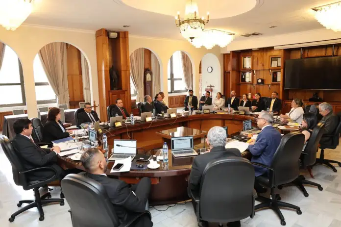pleno (2) Carlos Lucero convoca el primer pleno extraordinario para elegir presidente tras ser nombrado jefe interino del OJ. Foto La Hora: OJ