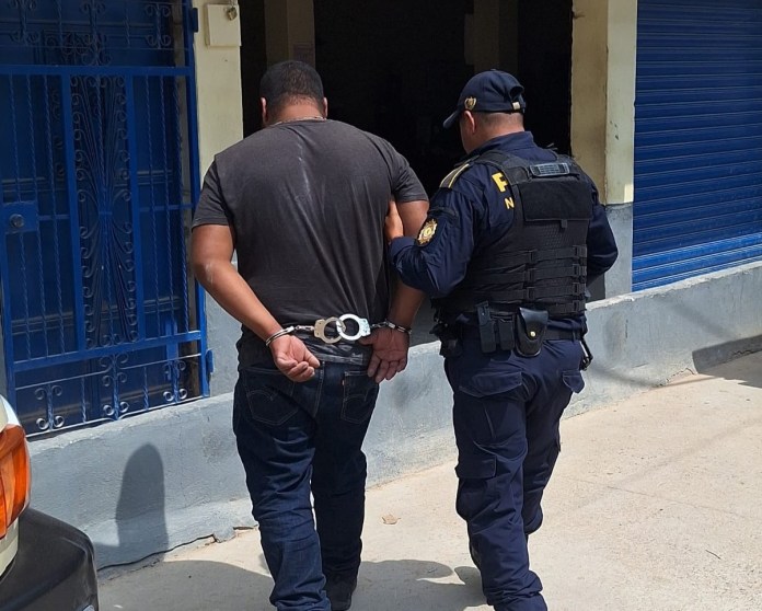 pnc captura Detenido en Jutiapa por estafa propia en forma continuada, asociación ilícita, uso de documentos falsificados y lavado de dinero. Foto: PNC