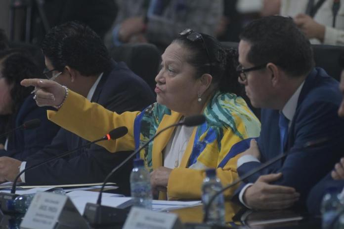 Consuelo Porras se negó a responder por el sueldo que devenga como jefa del Ministerio Público, a pesar de ser fondos públicos. Foto: La Hora / Fabricio Alonzo