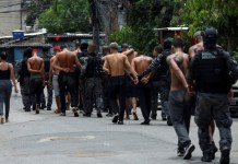 Río de Janeiro sufre operativo policial sin precedentes en sus favelas.
