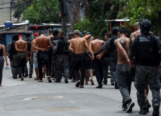 Río de Janeiro sufre operativo policial sin precedentes en sus favelas.