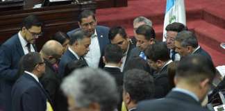 Los jefes de bloque discuten las enmiendas a iniciativa de ley 5692 que busca combatir las maras y pandillas. Foto: La Hora / José Orozco