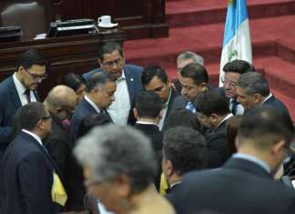 Los jefes de bloque discuten las enmiendas a iniciativa de ley 5692 que busca combatir las maras y pandillas. Foto: La Hora / José Orozco