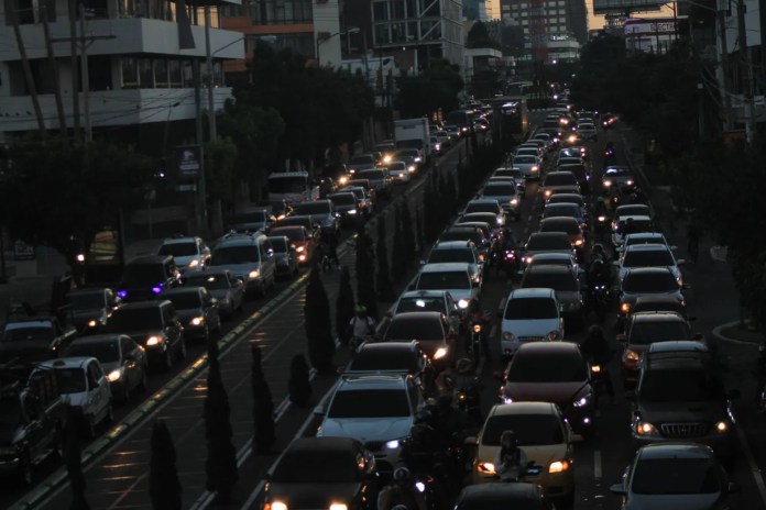 PMT prevé que el tránsito podría dificultarse este lunes.