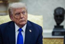 El presidente de Estados Unidos, Donald Trump, redobló sus ataques este miércoles contra las autoridades de Chicago y llamó a que se encarcele Foto: La Hora: EFE