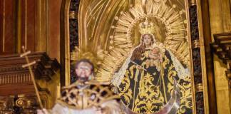 La festividad religiosa del Mes del Rosario, que ha congregado a devotos católicos en la Cofradía del Santo Rosario, de la Parroquia Santo Domingo, por un mes, finaliza hoy por la tarde con un rezo del Santo Rosario a partir de las 5:45 p. m. Foto: La Hora; Cofradía del Santo Rosario