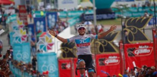 Sebastián Calderón del equipo Hyundai, consigue la victoria en la segunda etapa de la Vuelta Ciclística a Guatemala. Foto: Federación Deportiva Nacional de Guatemala